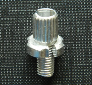 Bowden&aacute;ll&iacute;t&oacute; csavar &aacute;tm. 7mm